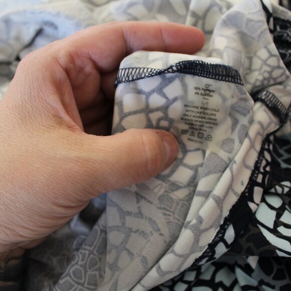 Soybu Dress Navy Blue Floral Dahlia Pullover Everywhere Active L LARGE NWOT's - Picture 10 of 11